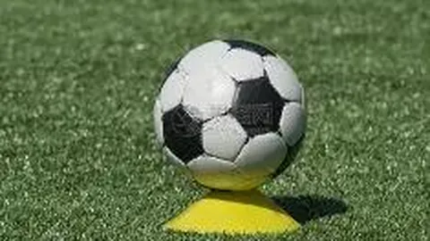 滕哈格战术解读：短期内“航母开火”难解长期困境！