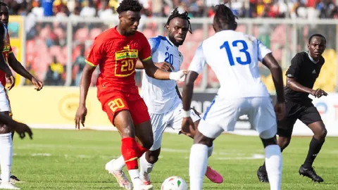 曼联官方确认马奎尔续约至梦剧场，合同详情及拒绝小贝高薪揭晓